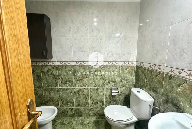 Segunda mano - Apartamento / piso -
Torrevieja