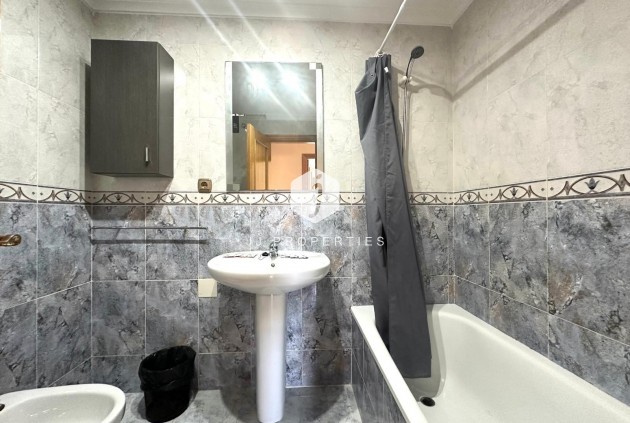 Segunda mano - Apartamento / piso -
Torrevieja