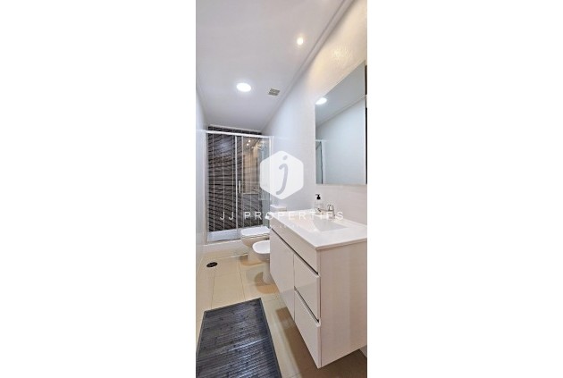 Tweedehands - Appartement / flat -
Torrevieja - Estacion de autobuses