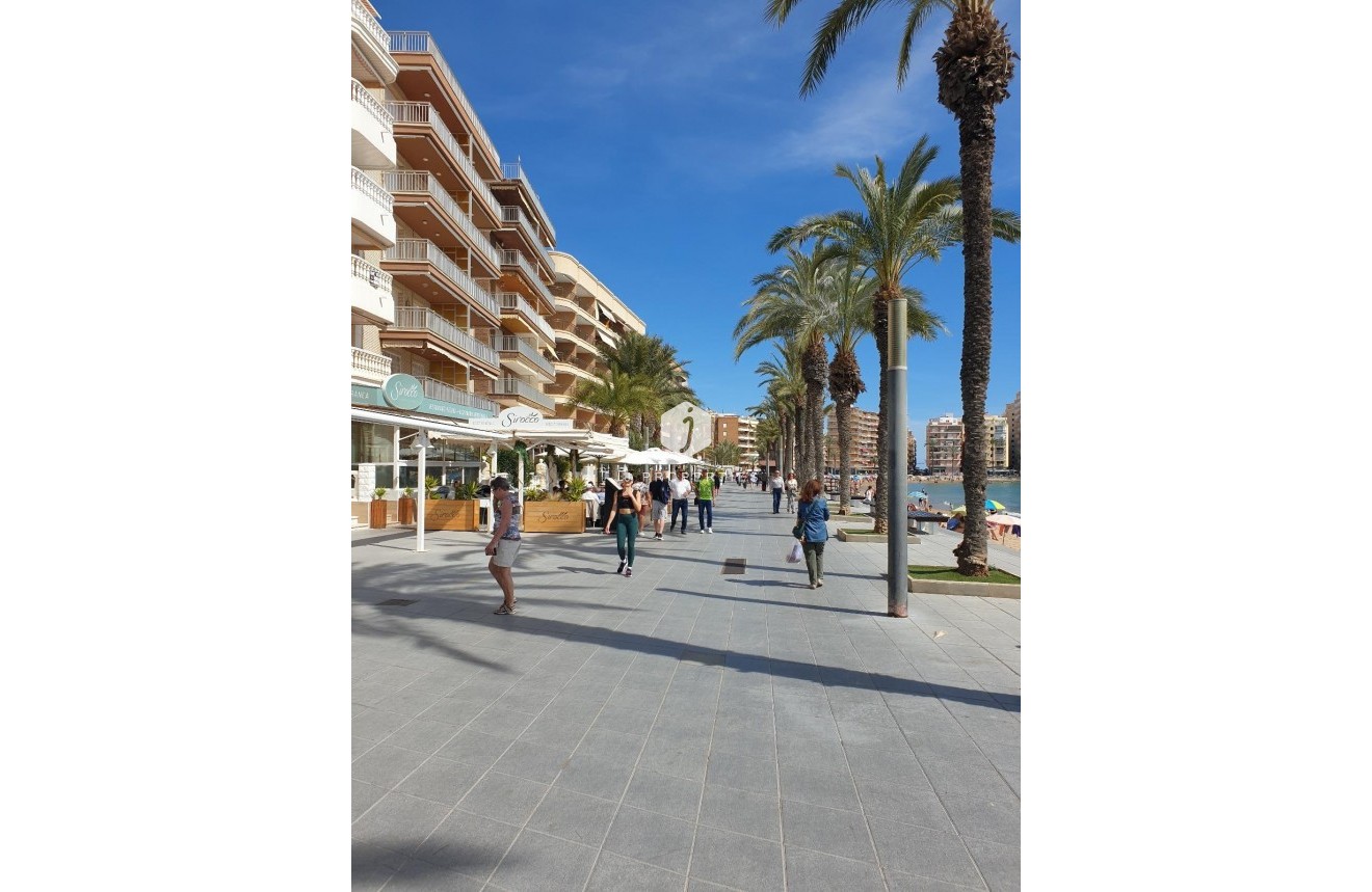 Tweedehands - Appartement / flat -
Torrevieja - Estacion de autobuses