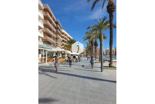 Tweedehands - Appartement / flat -
Torrevieja - Estacion de autobuses