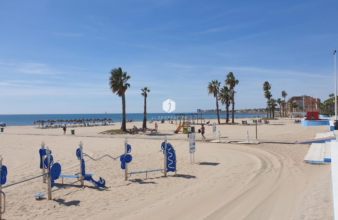 Tweedehands - Appartement / flat -
Torrevieja - Estacion de autobuses