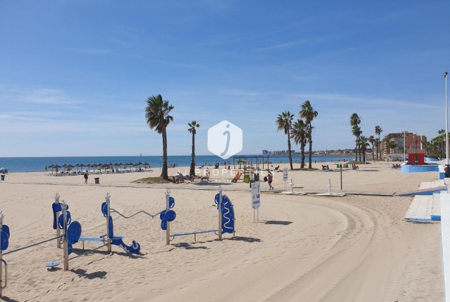 Tweedehands - Appartement / flat -
Torrevieja - Estacion de autobuses