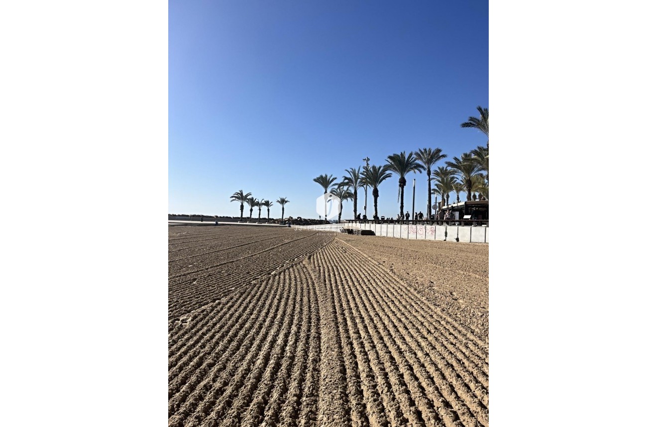 Tweedehands - Appartement / flat -
Torrevieja - Estacion de autobuses