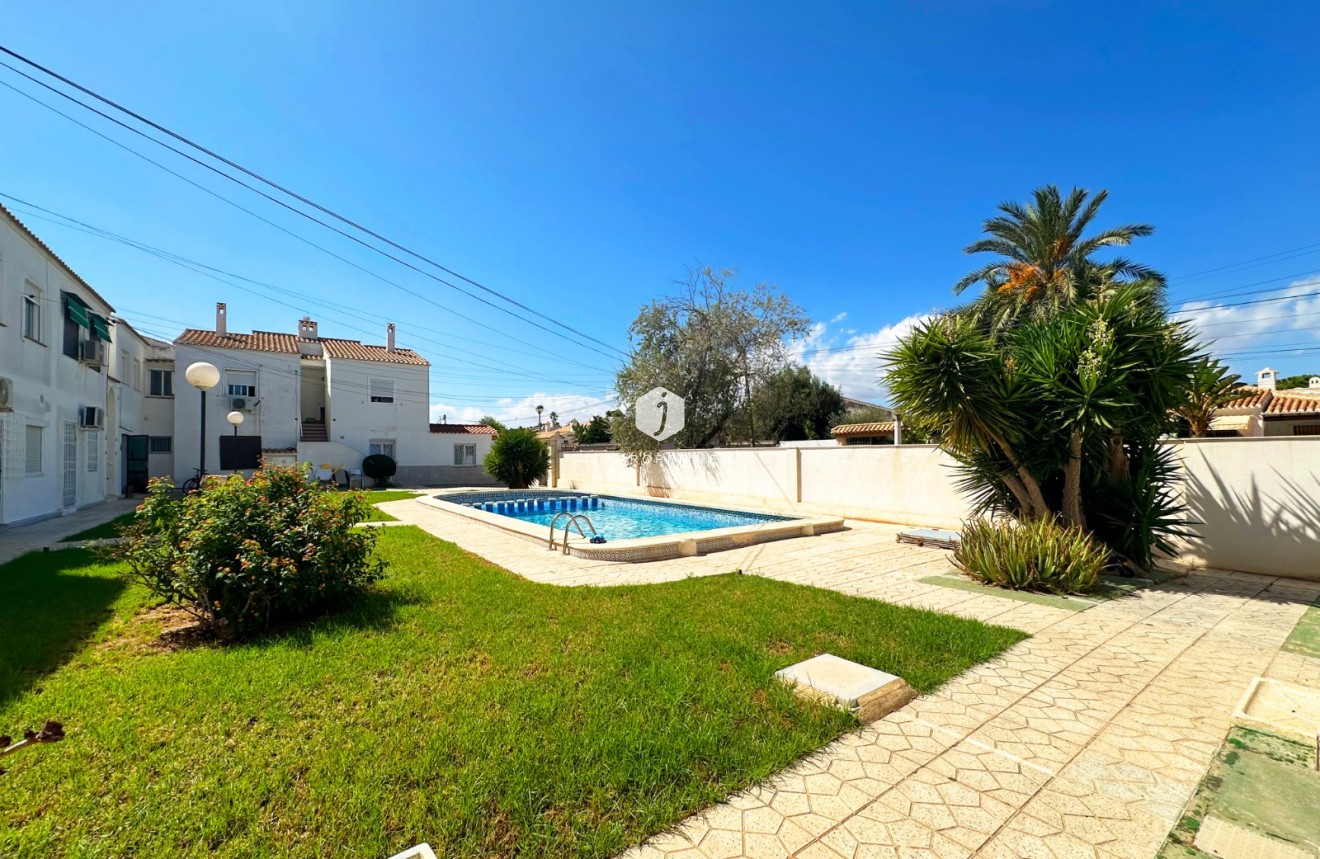 Tweedehands - Bungalow -
Orihuela Costa - Costa Blanca