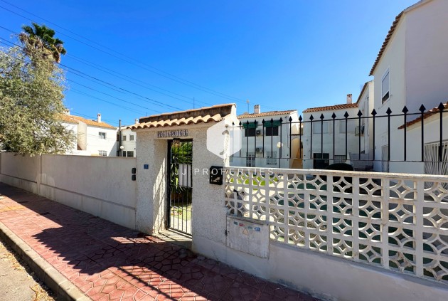 Tweedehands - Bungalow -
Orihuela Costa - Costa Blanca