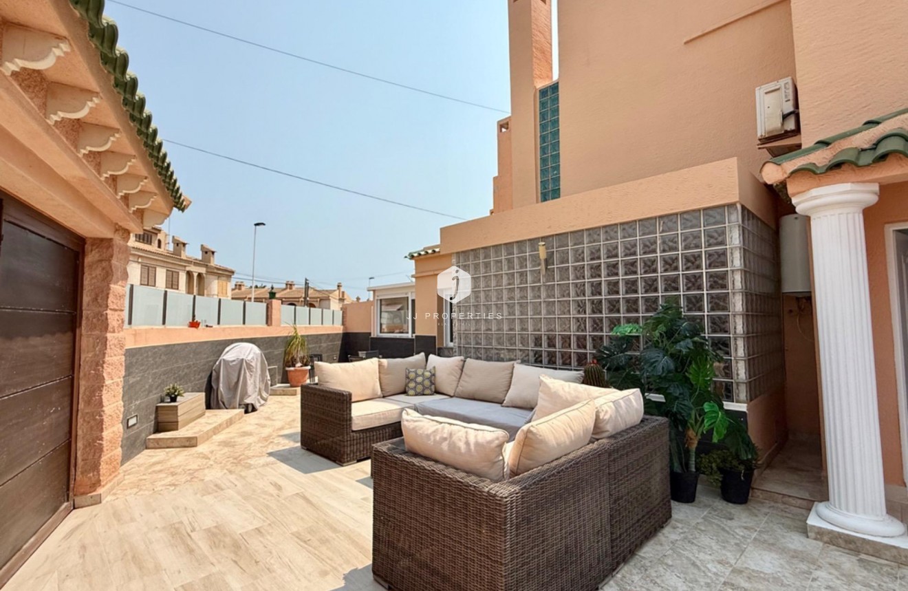 Tweedehands - Villa -
Torrevieja - Los Frutales