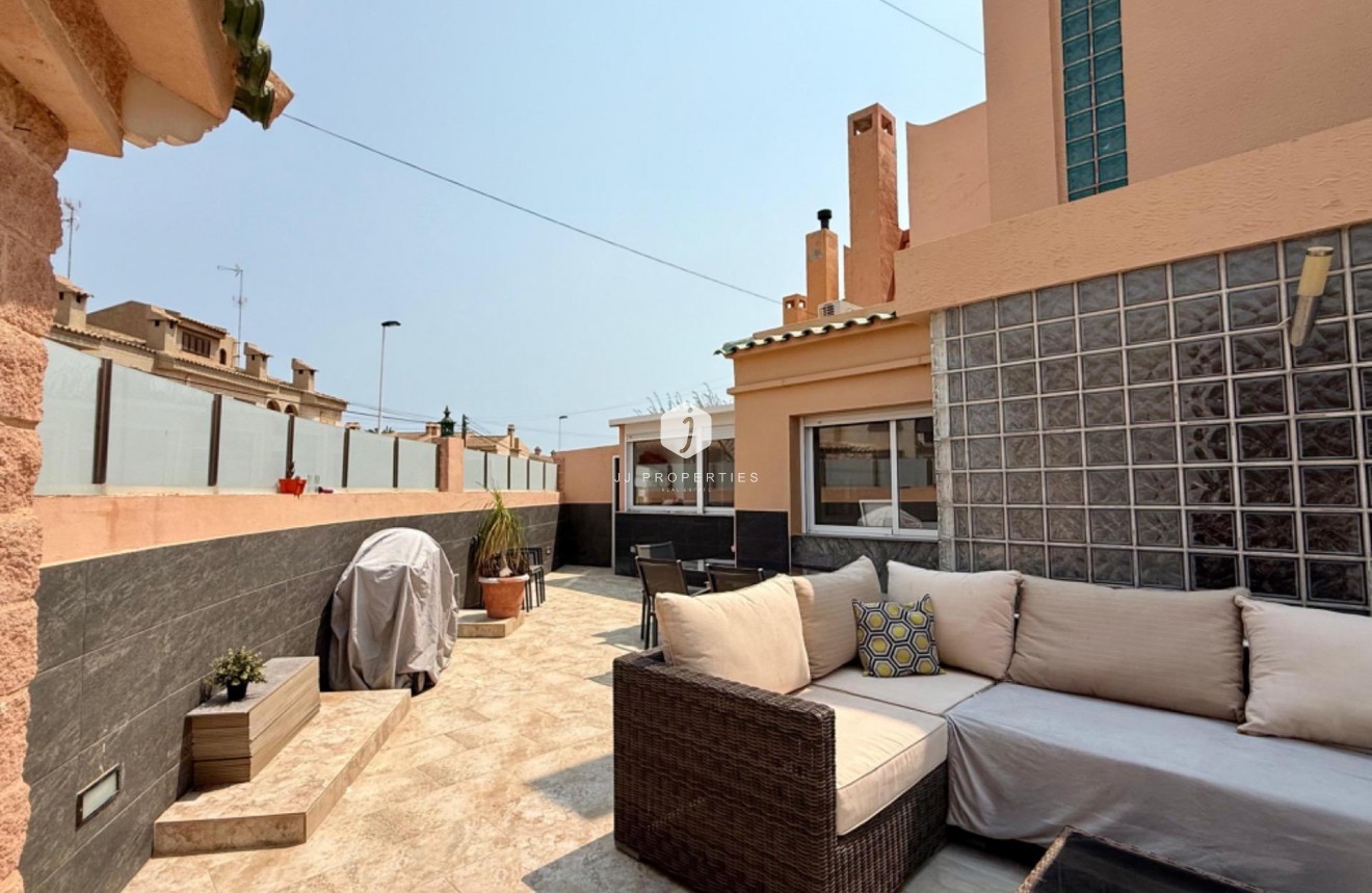 Tweedehands - Villa -
Torrevieja - Los Frutales