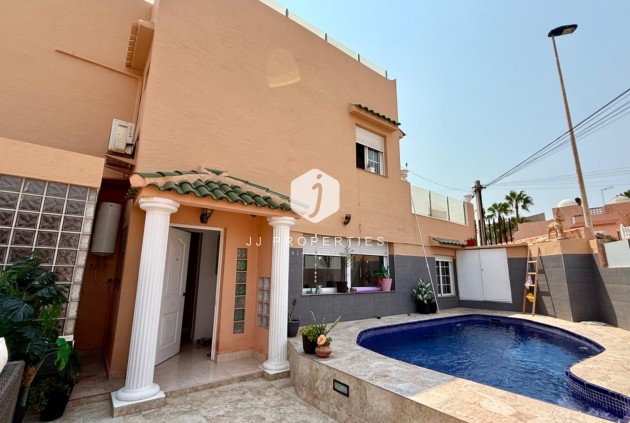 Tweedehands - Villa -
Torrevieja - Los Frutales