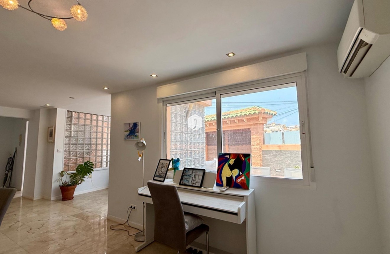 Tweedehands - Villa -
Torrevieja - Los Frutales