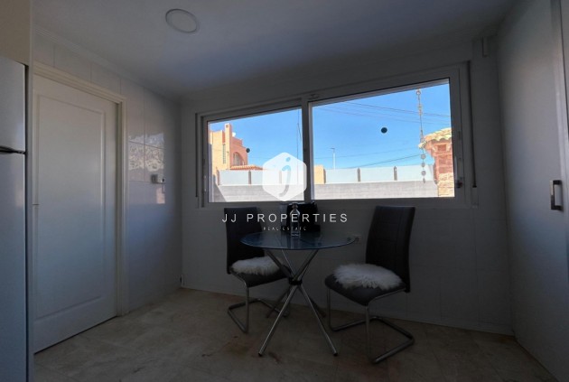 Tweedehands - Villa -
Torrevieja - Los Frutales