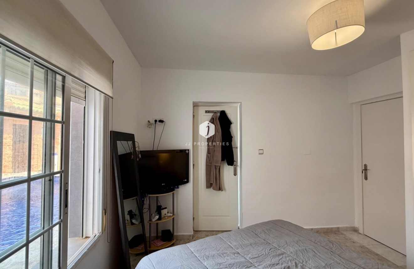 Tweedehands - Villa -
Torrevieja - Los Frutales