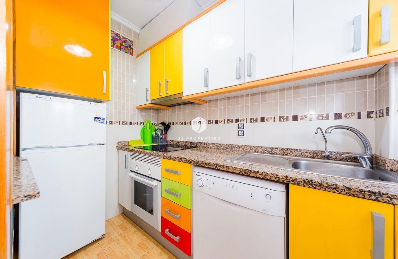 Segunda mano - Apartamento / piso -
Torrevieja - Centro