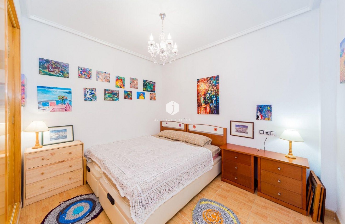 Segunda mano - Apartamento / piso -
Torrevieja - Centro