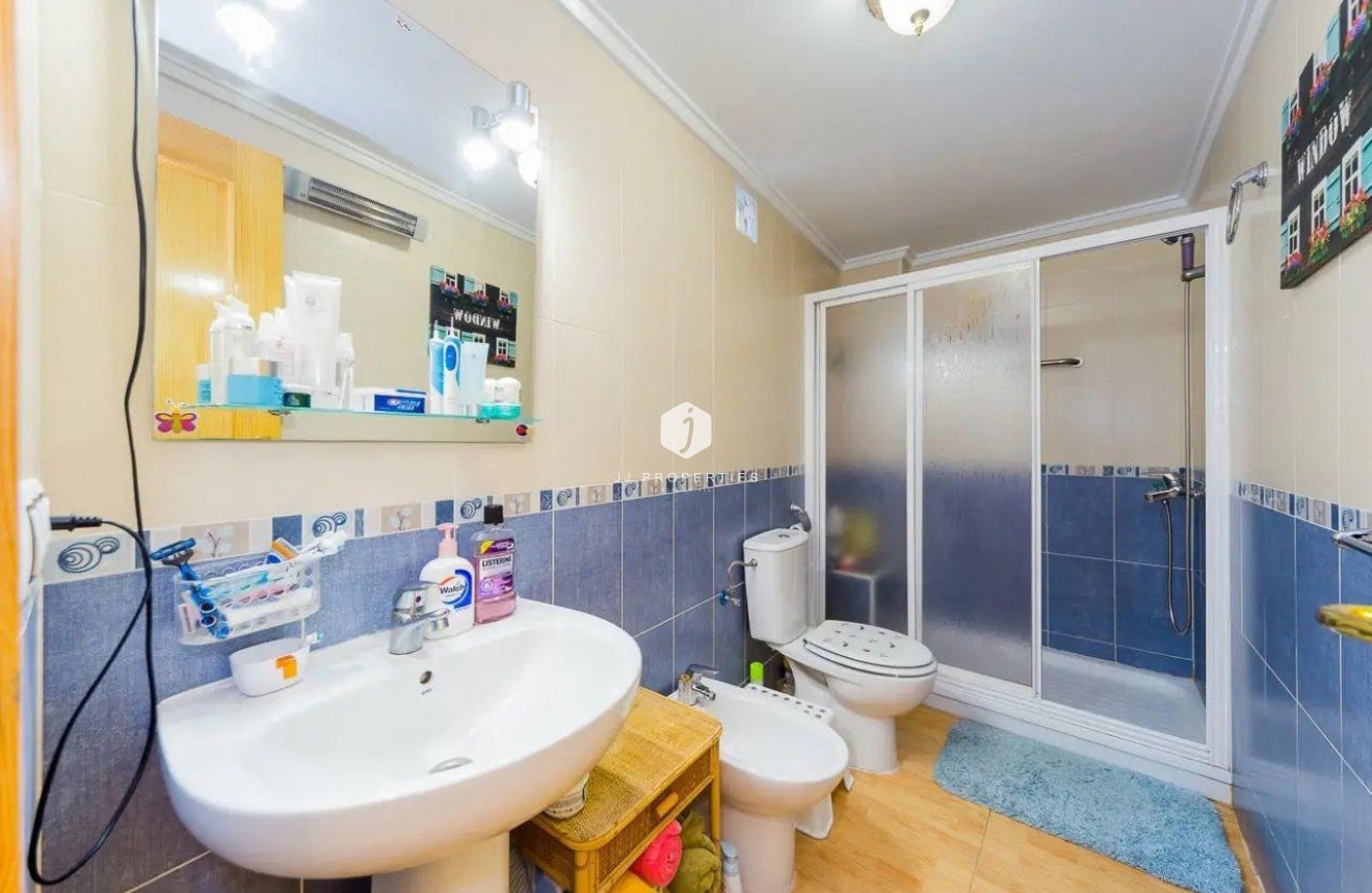 Segunda mano - Apartamento / piso -
Torrevieja - Centro