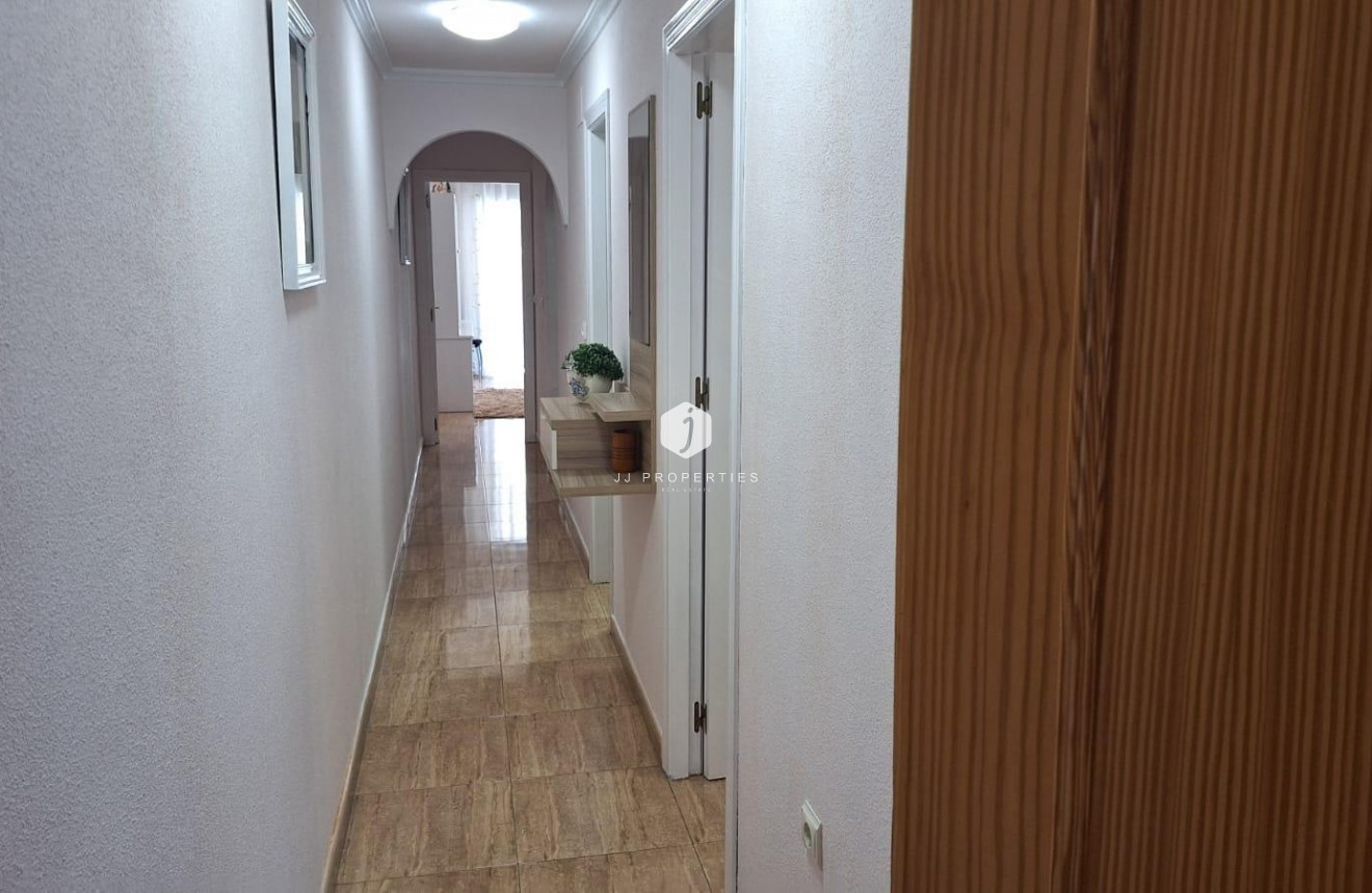 Tweedehands - Appartement / flat -
Torrevieja - Playa del Cura