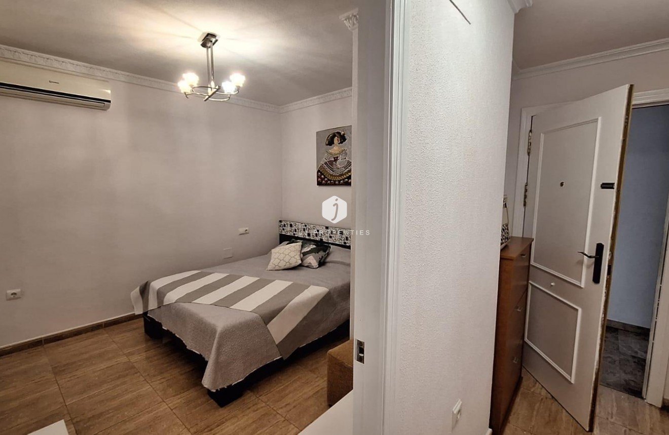 Tweedehands - Appartement / flat -
Torrevieja - Playa del Cura