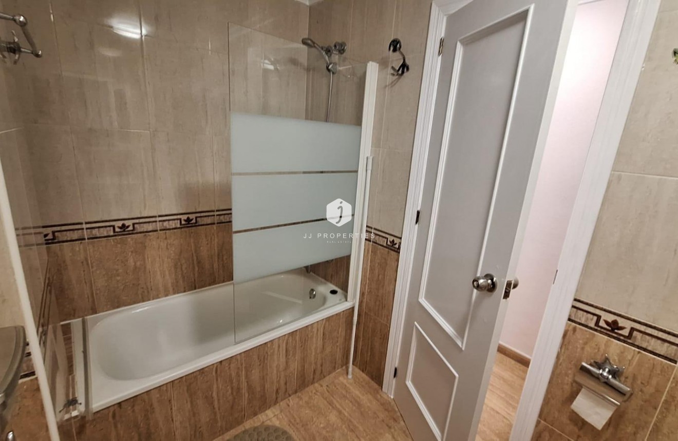 Tweedehands - Appartement / flat -
Torrevieja - Playa del Cura