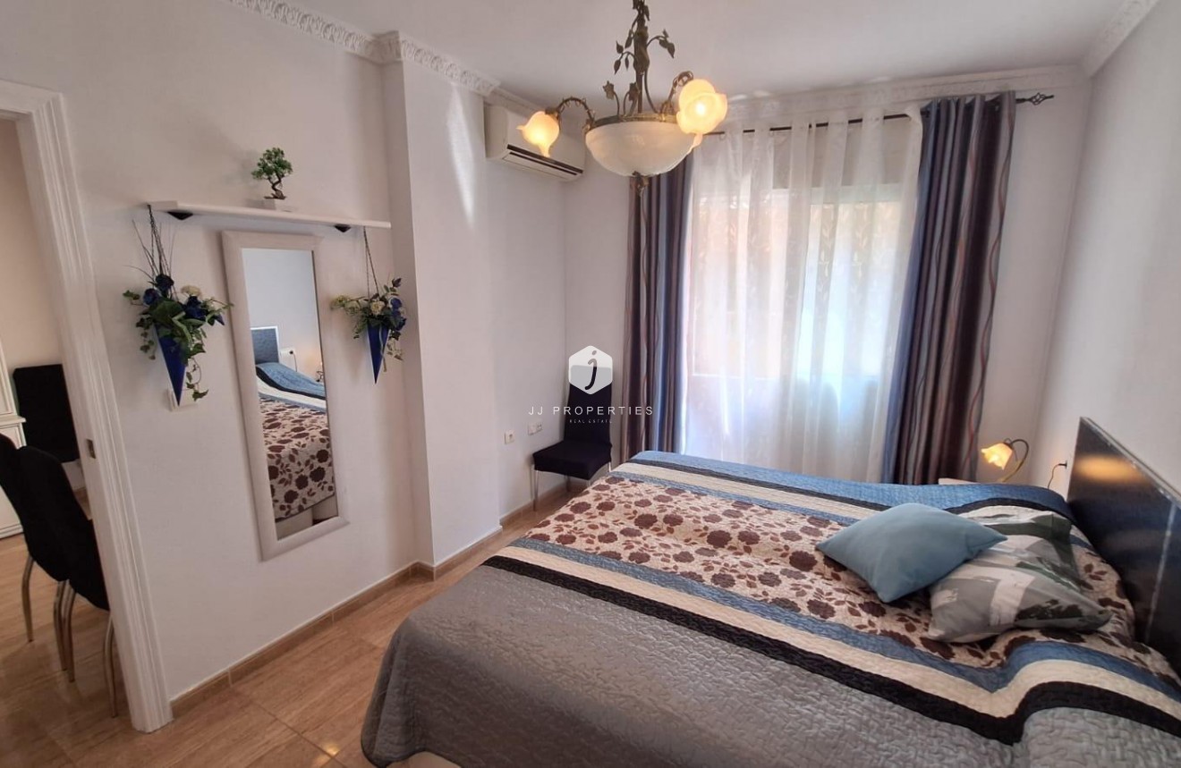 Tweedehands - Appartement / flat -
Torrevieja - Playa del Cura