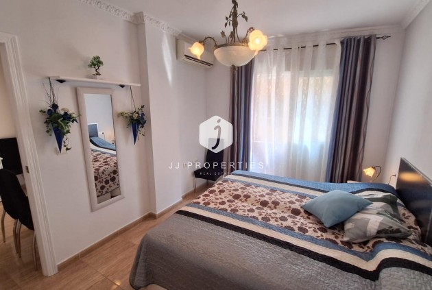 Tweedehands - Appartement / flat -
Torrevieja - Playa del Cura