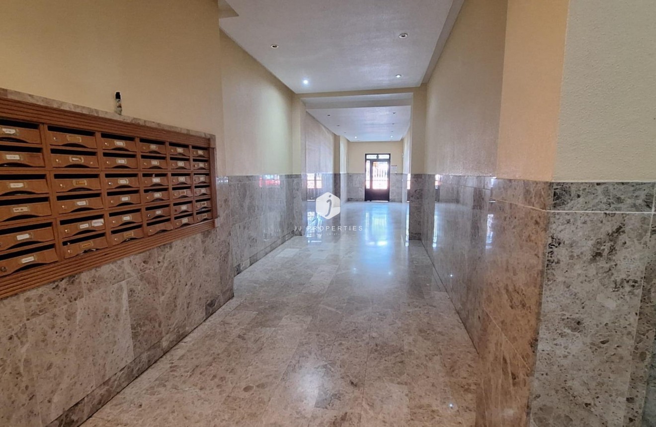 Tweedehands - Appartement / flat -
Torrevieja - Playa del Cura