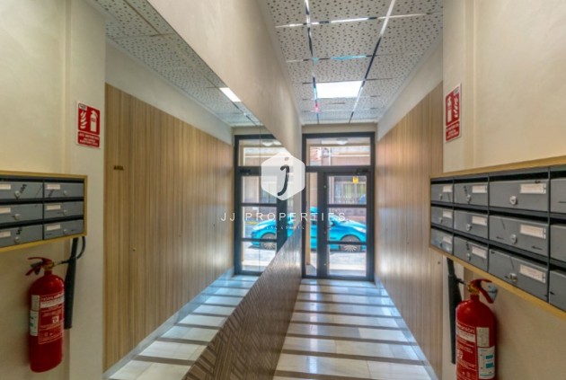 Tweedehands - Appartement / flat -
Torrevieja - Costa Blanca