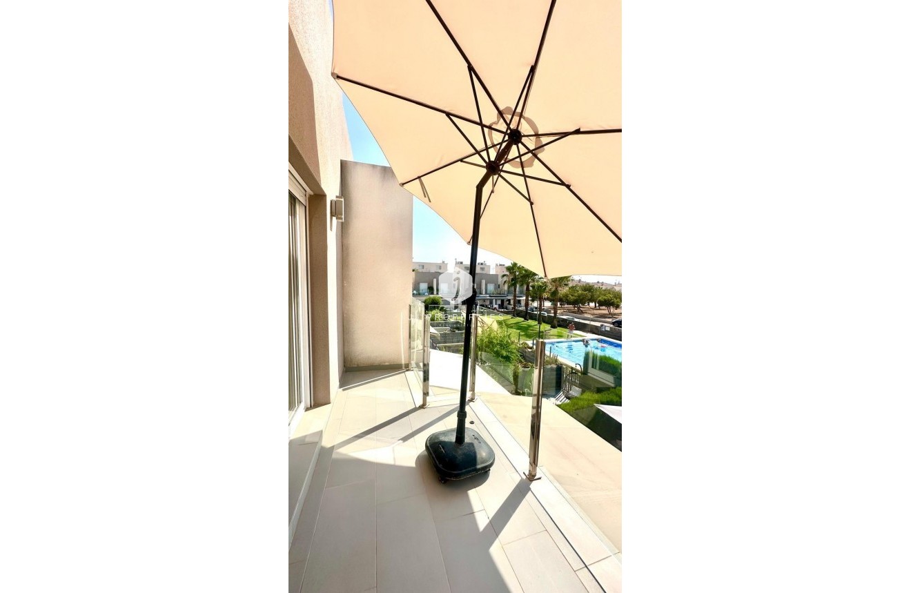 Tweedehands - Chalet -
Torrevieja - aguas nuevas