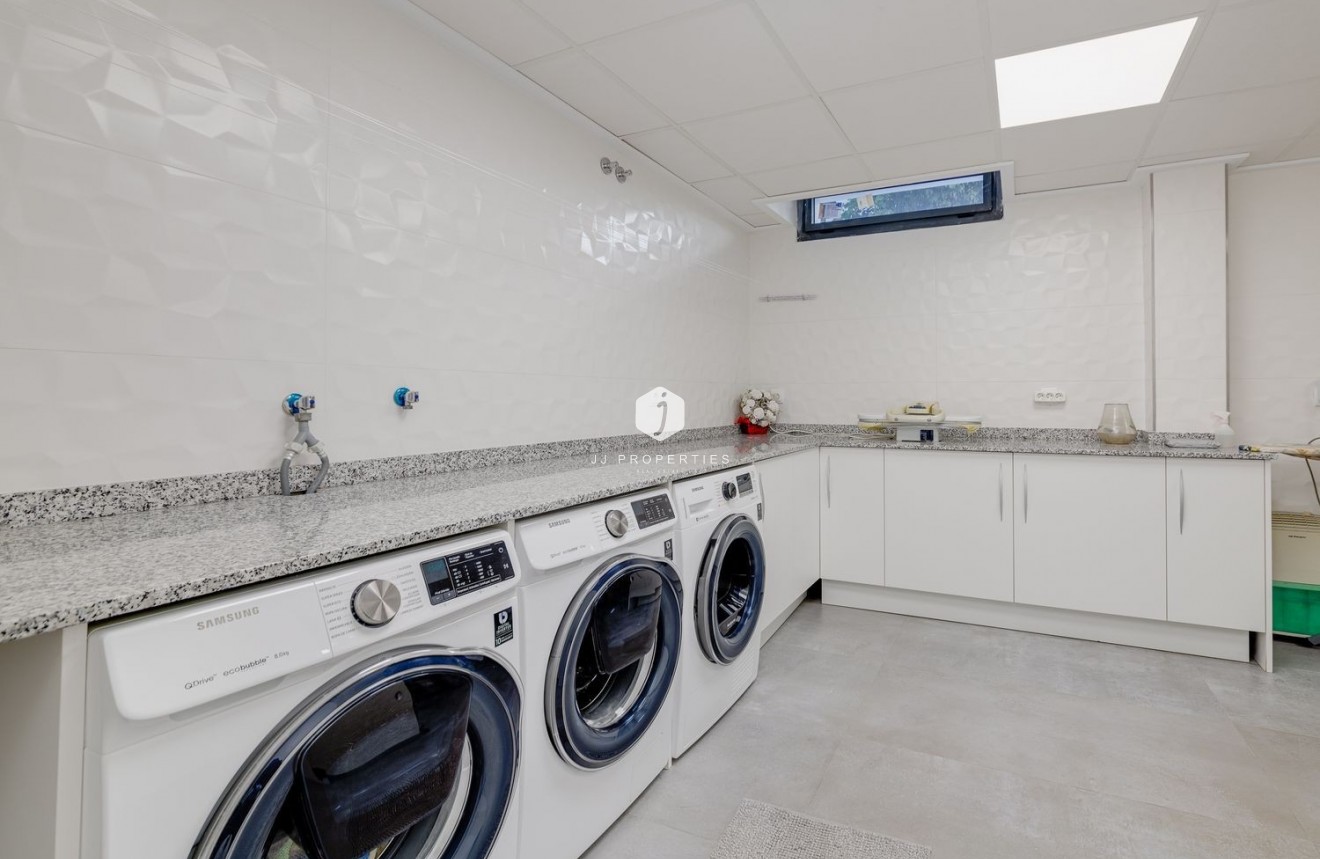 Tweedehands - Villa -
Torrevieja - Costa Blanca