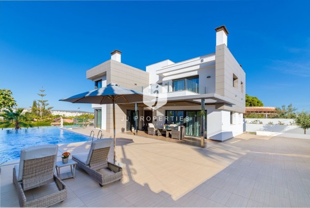 Tweedehands - Villa -
Torrevieja - Costa Blanca