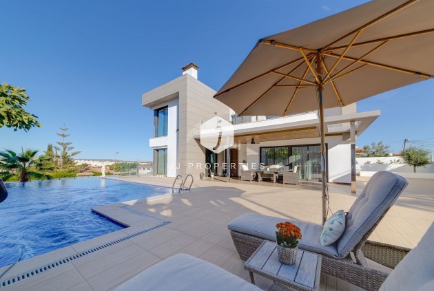 Tweedehands - Villa -
Torrevieja - Costa Blanca