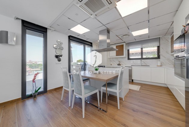 Tweedehands - Villa -
Torrevieja - Costa Blanca