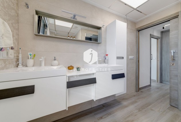 Tweedehands - Villa -
Torrevieja - Costa Blanca