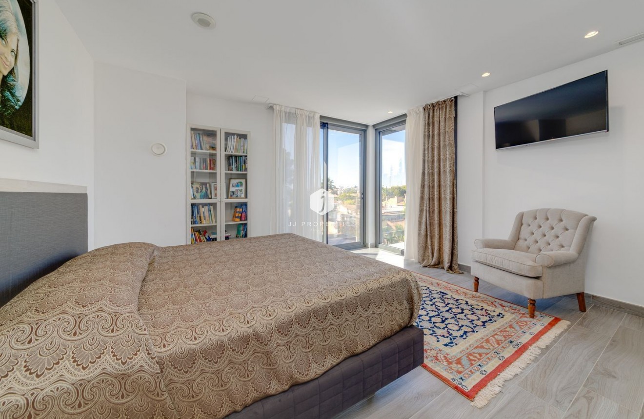 Tweedehands - Villa -
Torrevieja - Costa Blanca