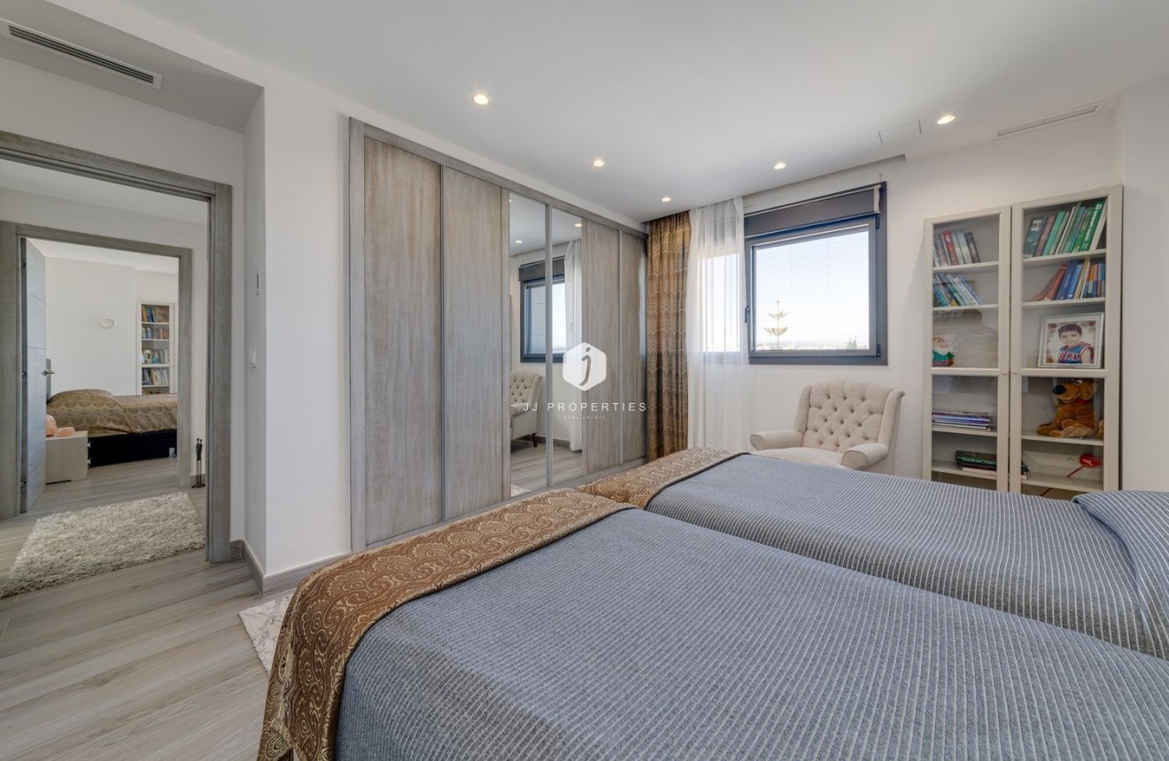 Tweedehands - Villa -
Torrevieja - Costa Blanca