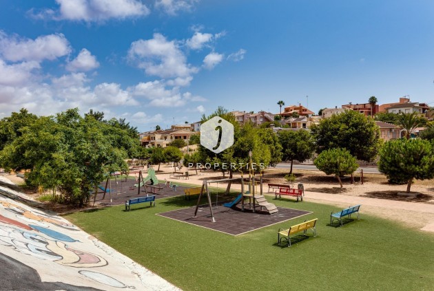 Tweedehands - Villa -
Torrevieja - Costa Blanca