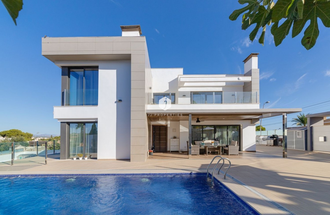 Tweedehands - Villa -
Torrevieja - Costa Blanca