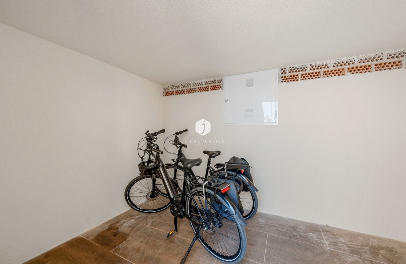 Tweedehands - Penthouse -
San Miguel de Salinas - Inland