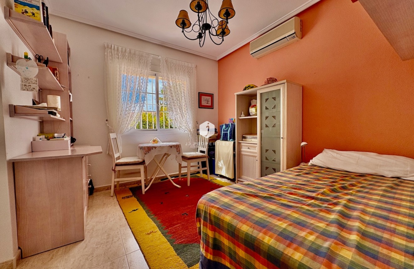 Tweedehands - Chalet -
Rojales - Inland