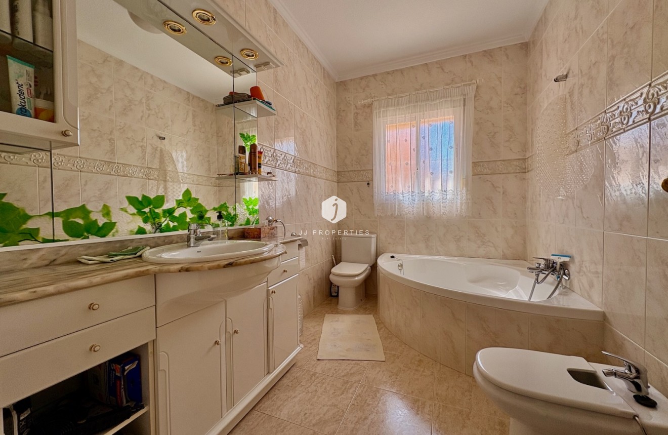 Tweedehands - Chalet -
Rojales - Inland