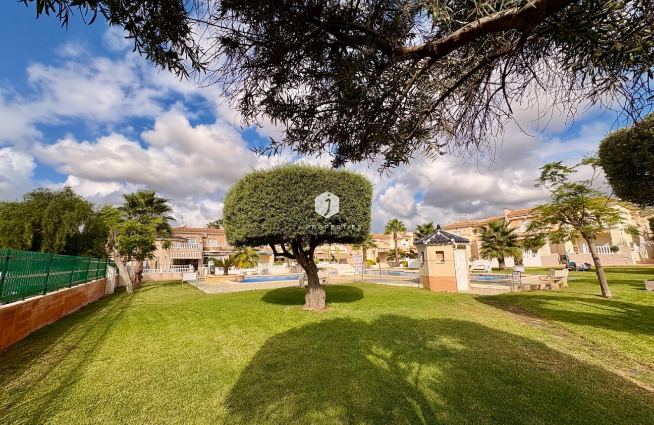 Tweedehands - Chalet -
Rojales - Inland