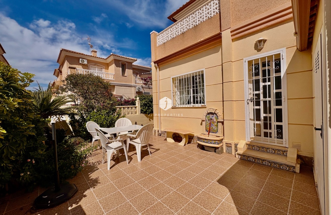 Tweedehands - Chalet -
Rojales - Inland