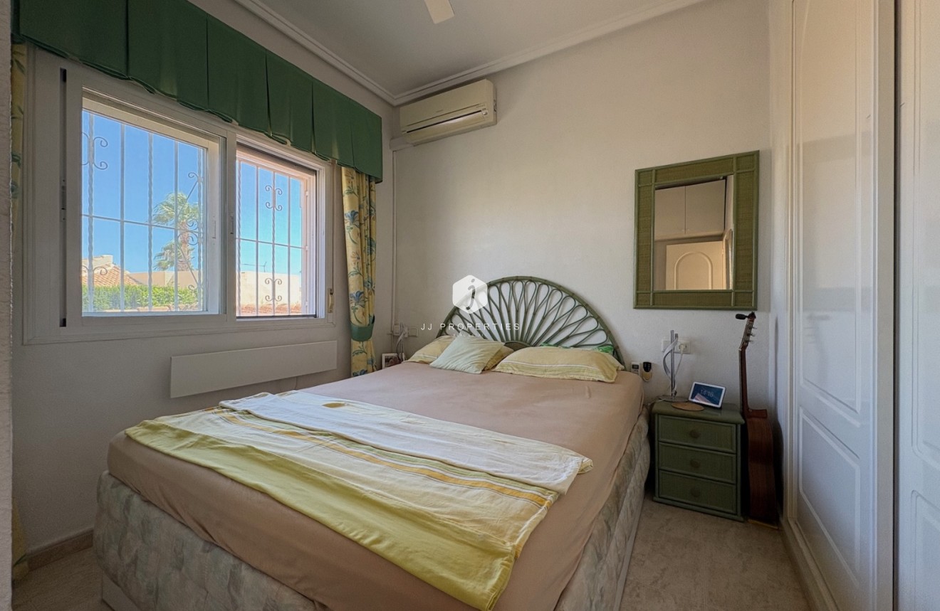 Tweedehands - Chalet -
Rojales - Inland