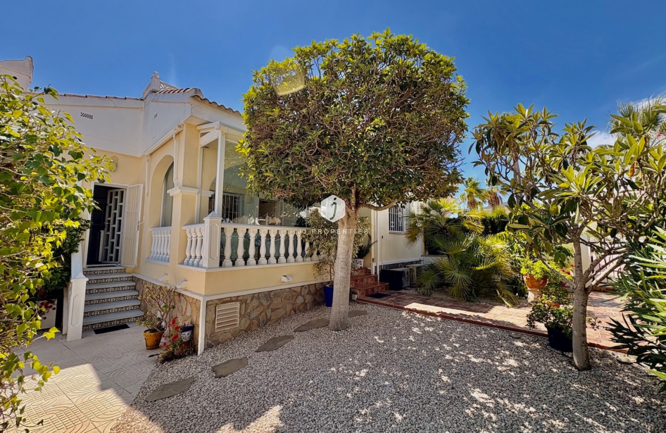 Tweedehands - Chalet -
Rojales - Inland