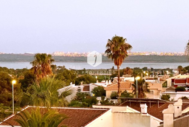 Tweedehands - Chalet -
Rojales - Inland