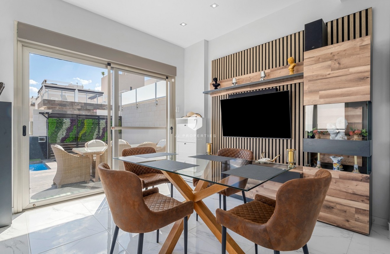 Tweedehands - Villa -
Orihuela Costa - Costa Blanca