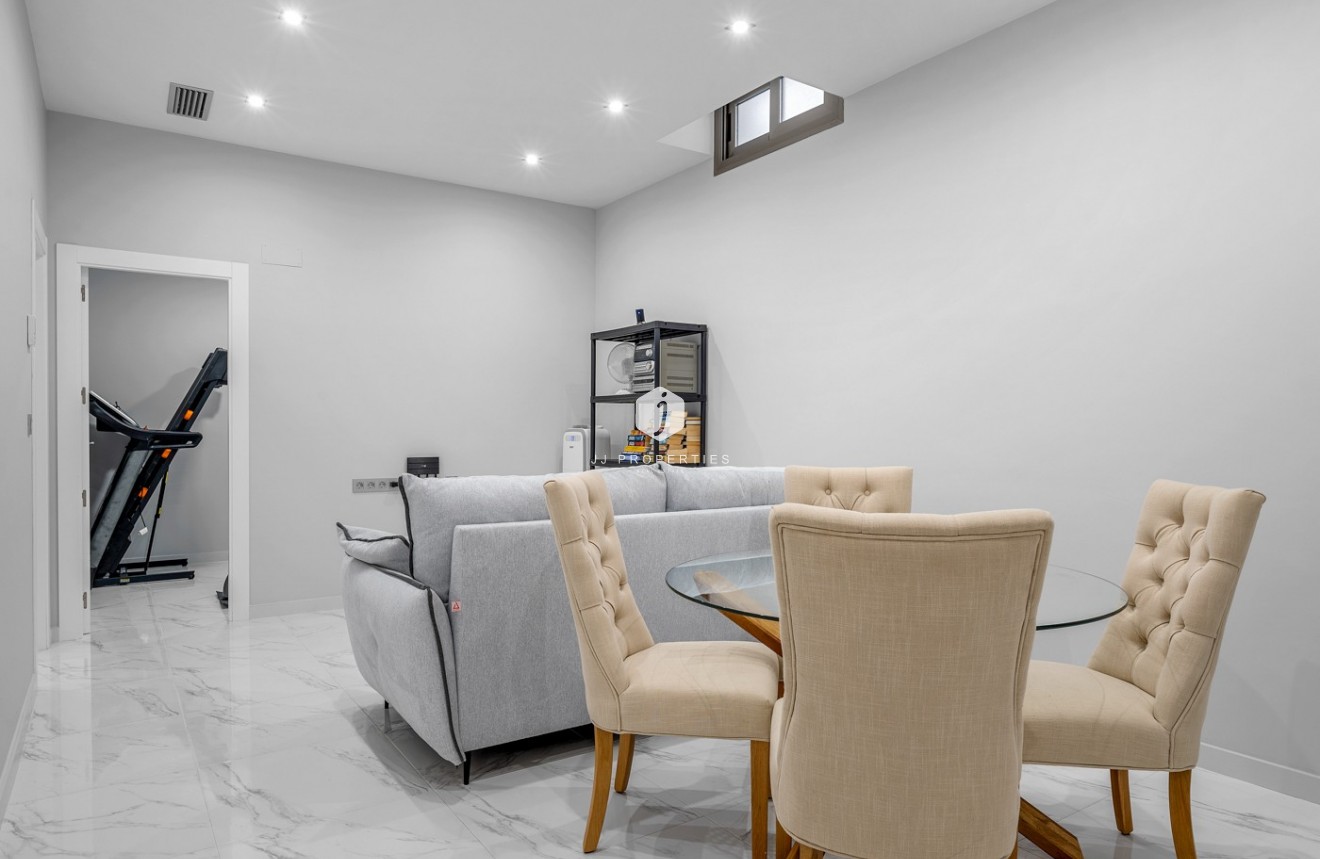 Tweedehands - Villa -
Orihuela Costa - Costa Blanca