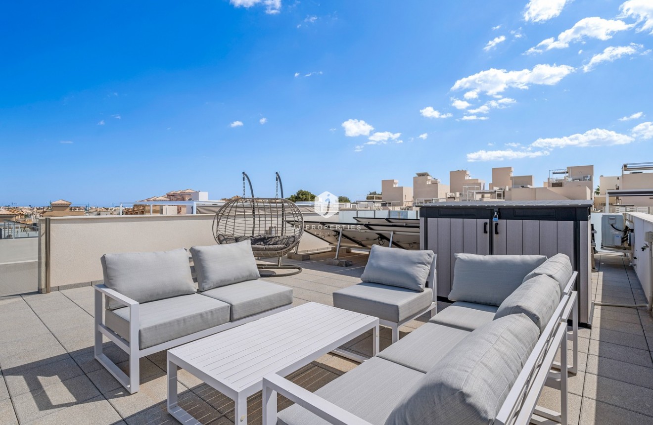 Tweedehands - Villa -
Orihuela Costa - Costa Blanca