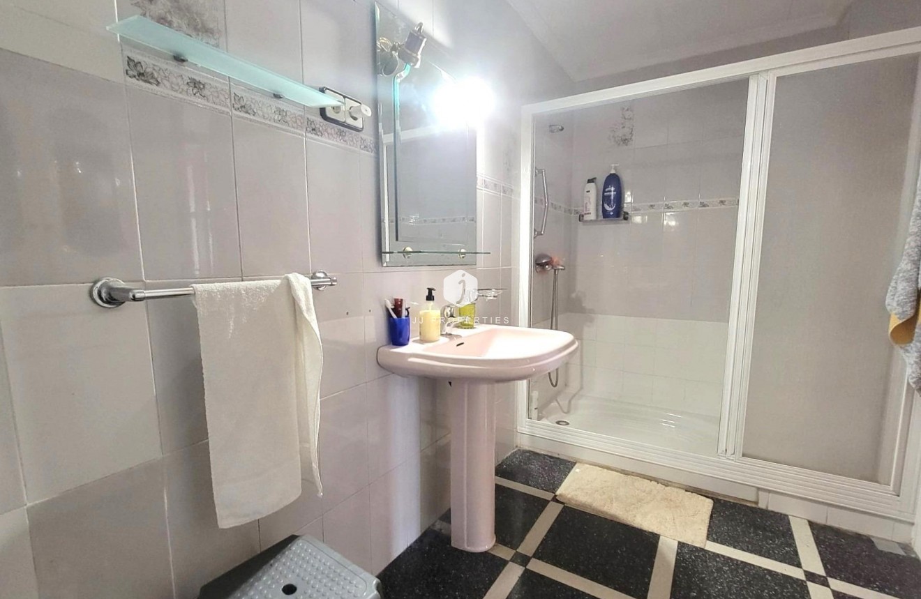 Tweedehands - Appartement / flat -
Torrevieja - Centro