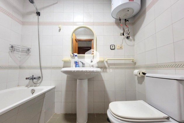 Tweedehands - Appartement / flat -
Torrevieja - Centro