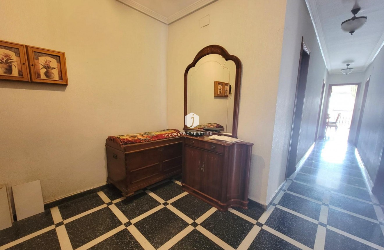 Tweedehands - Appartement / flat -
Torrevieja - Centro